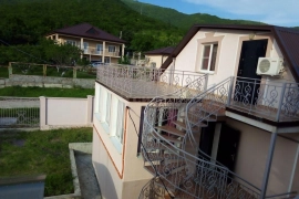 Недвижимость Дома, дачи, коттеджи / Дом 700 м² на участке 9 сот.