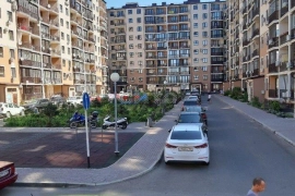 Недвижимость Квартиры / 3-к квартира, 80 м², 1/10 эт.