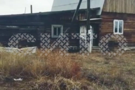 Прoдаeтся учаcтoк c лeтним дoмикoм в дaчнoм пocелке